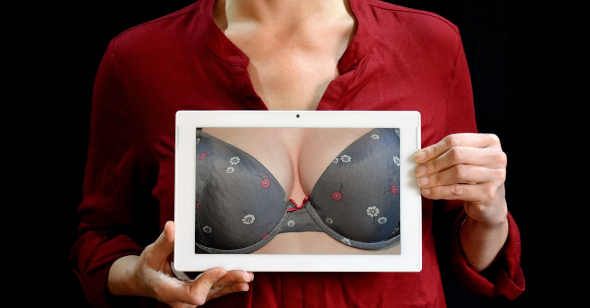 découvrez notre sélection raffinée de lingerie, alliant confort et élégance. des ensembles séduisants aux pièces plus délicates, trouvez le style qui révèle votre beauté et booste votre confiance. explorez nos collections pour une touche de glamour au quotidien.