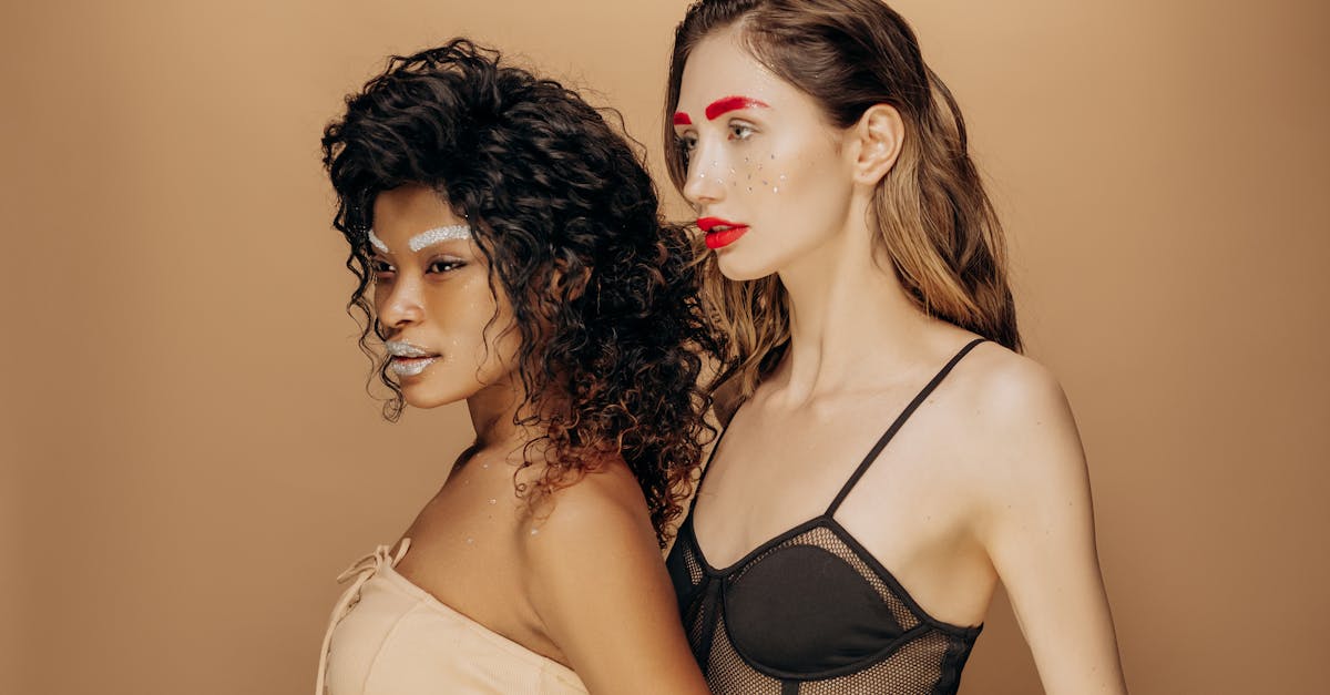 découvrez les dernières tendances des costumes sexy qui font sensation cette saison. que ce soit pour halloween, une soirée à thème ou pour pimenter votre garde-robe, explorez une sélection audacieuse et chic qui mettra en valeur votre charme et votre personnalité.