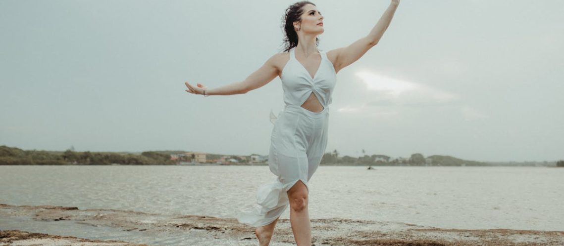 découvrez notre collection de robes aqua, alliant élégance et fraîcheur. parfaites pour toutes les occasions, ces robes aux nuances apaisantes vous permettront de briller en toute simplicité.