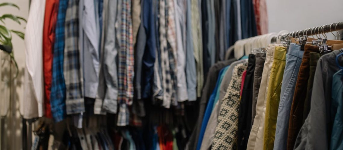 découvrez la mode durable : des vêtements éthiques, respectueux de l’environnement et fabriqués de façon responsable pour un dressing plus éco-responsable et tendance.