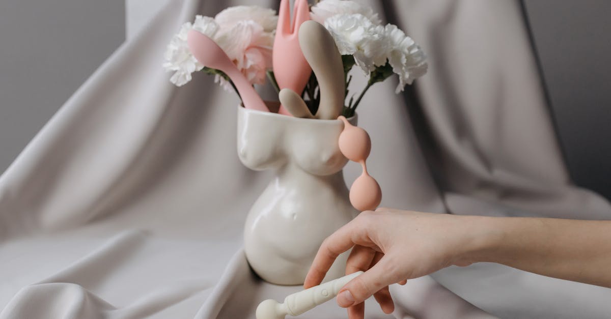 découvrez une sélection de sex toys adaptés à tous les besoins et envies. explorez notre guide pour choisir les meilleurs accessoires intimes et pimenter votre vie sexuelle en toute sécurité.