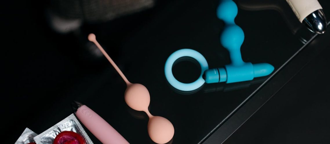 découvrez notre guide complet sur les sex toys : conseils d’utilisation, sécurité, choix adaptés à vos envies. explorez et épanouissez votre vie intime en toute discrétion.